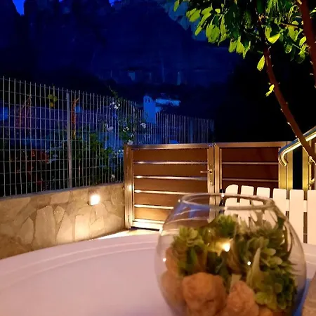 The House Under The Rocks Of Meteora 2 Apartment Kalambaka Exterior photo